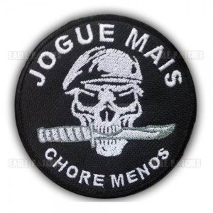 Patch Bordado Jogue Mais Chore Menos